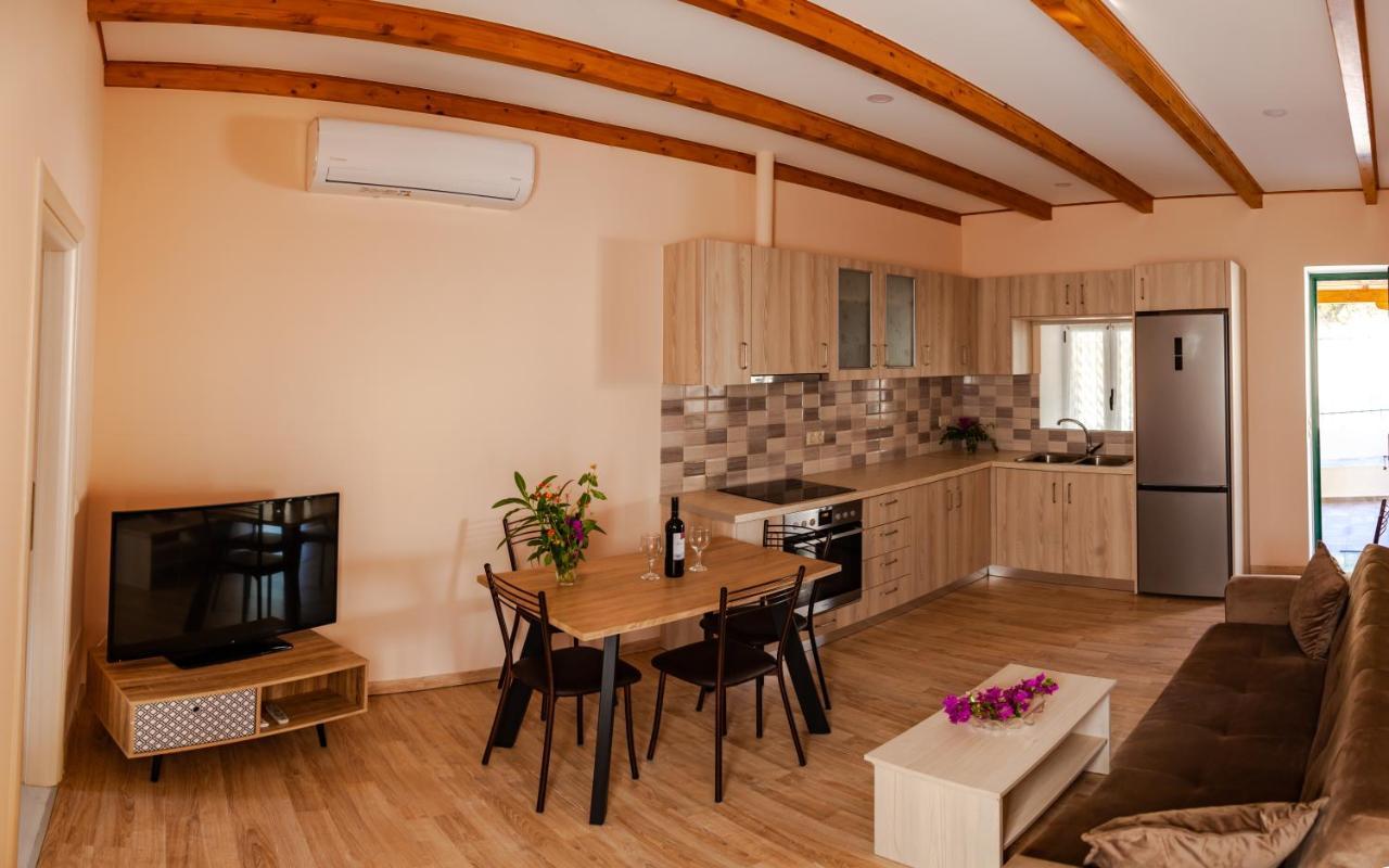 Spyran Apartment Marantochori Экстерьер фото